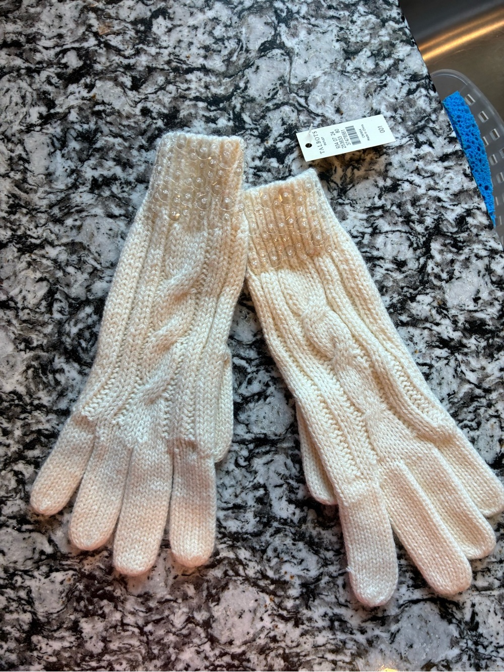 NEW Cream Cable Knit Wool Gloves with sequins